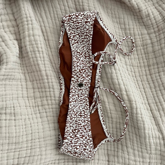 Billabong bathing suit top - Picture 2 of 3